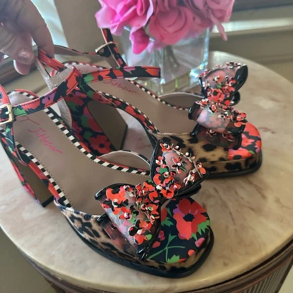 Betsey Johnson Multi-Color Floral & Leopard Bow Platform Sandals 8 NIB - Picture 2 of 5